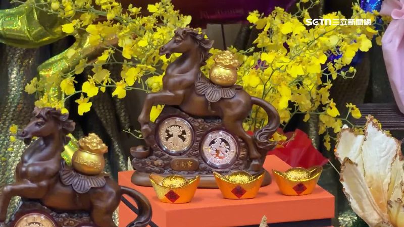 每一隻馬的彩繪圖案都不一樣