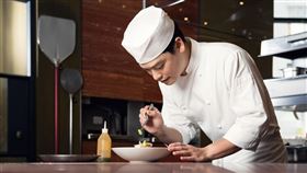 文華東方招募新血，福利佳，還有機會巧遇AI教父黃仁勳。（圖／文華東方提供） 