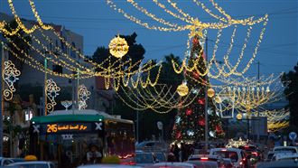 抓聖誕老人！以警硬闖派對　3人慘遭上銬