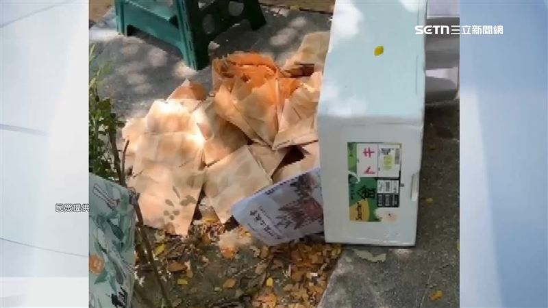 門口的雞蛋糕攤也慘遭毒手過