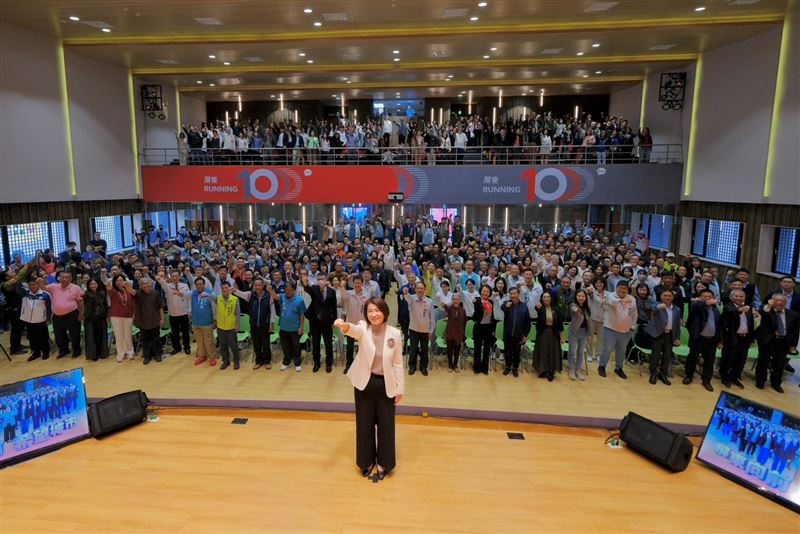屏東running 1000天，好屏看得見，周春米就職三週年和鄉親感性告白。（圖／屏東縣政府提供）
