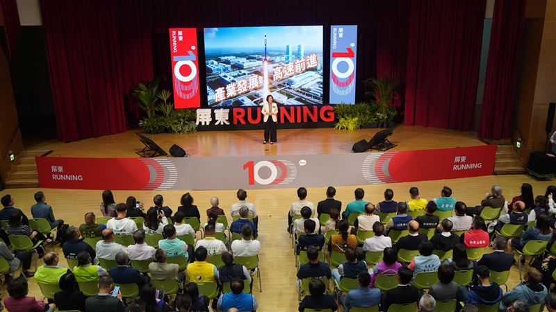 屏東running 1000天，好屏看得見，周春米就職三週年和鄉親感性告白。（圖／屏東縣政府提供）