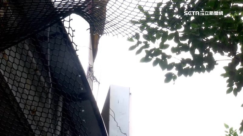現場防護網還是有許多破洞