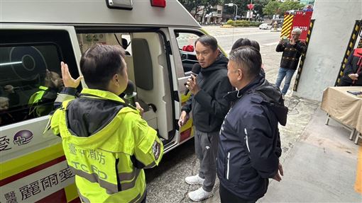 提升台中醫療量能！愛爾麗集團再捐救護車