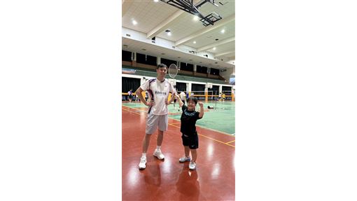 鄭竣逸陪伴新北羽球身障選手走向國際舞臺