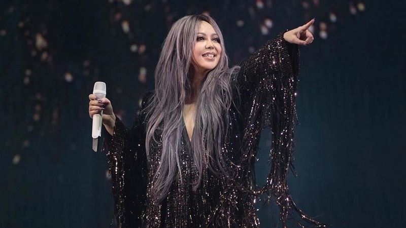 張惠妹錄製台東交通口播。（圖／聲動娛樂提供）