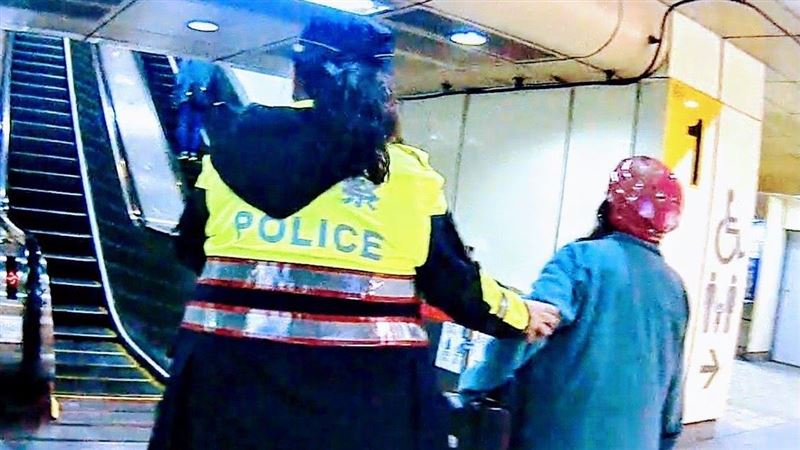 頂溪捷運咆哮衝突 永和警3分鐘到場化解