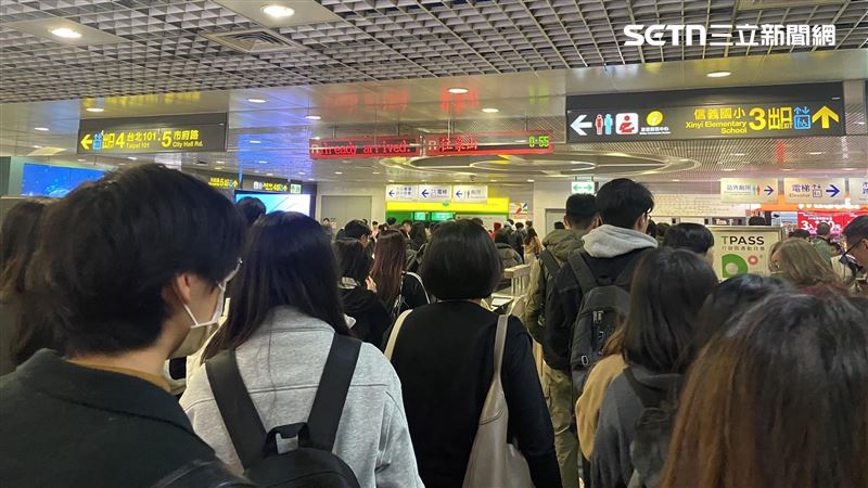 吳聖宇說，預估跨年夜當晚在新竹以北到宜蘭是比較容易下雨的天氣。(圖／記者李育道攝影)