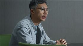 「自殺通告」導演周冠威（3）導演周冠威曾拍攝「十年：自焚者」、「時代革命」，而他的新片「自殺通告」送香港電檢局審核至今已3個月，官方回覆仍是處理中。中央社記者王騰毅攝 114年11月5日