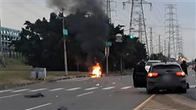 車禍,小港,沿海路,燃燒,機車