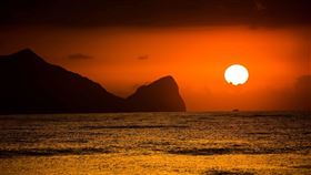 礁溪老爺帶旅客迎曙光，欣賞海天一線與龜山島美景。（圖／飯店旅宿業者提供）