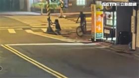 北市林男多次在文山區塗寫語意不明的文字。（圖／翻攝畫面）