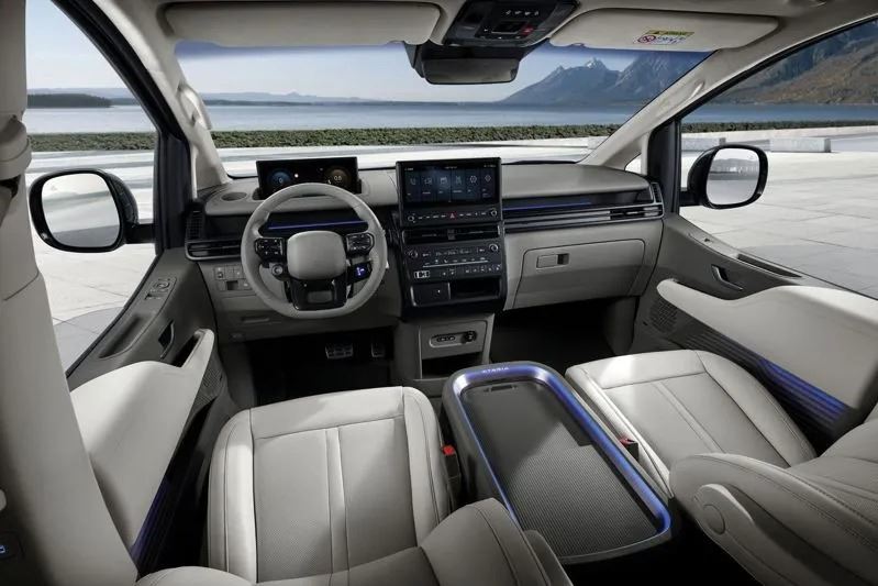 Staria換上雙12.3吋螢幕配置，並導入集團最新ccNC車機系統。（圖／翻攝Hyundai網站）