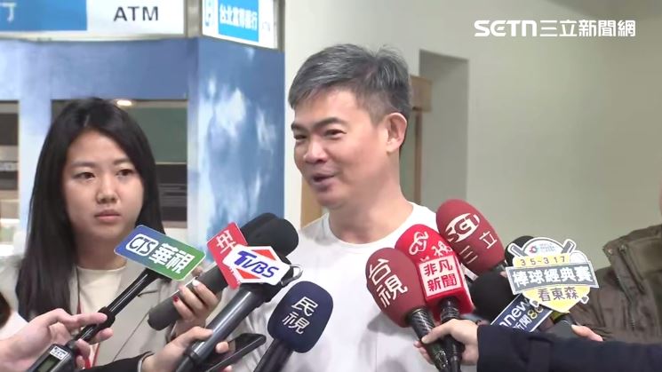 連勝武受訪表示「用嘴巴總比用砲彈打好嘛！」（圖／翻攝畫面）