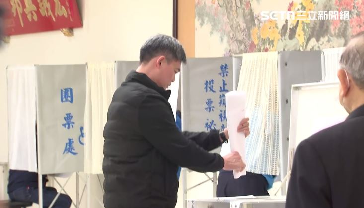 國民黨中央委員選舉投票，連勝武投票。（圖／翻攝畫面）