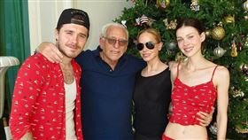 布魯克林貝克漢（Brooklyn Beckham）陪伴老婆妮可拉佩茲（Nicola Peltz）及岳父岳母過聖誕。（圖／翻攝自IG @brooklynpeltzbeckham）