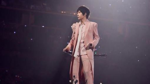 阿信重返五月天！持槍警察戒備緝毒犬巡邏