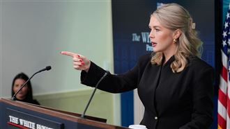 28歲嗆辣白宮發言人李威特與60歲夫迎二胎