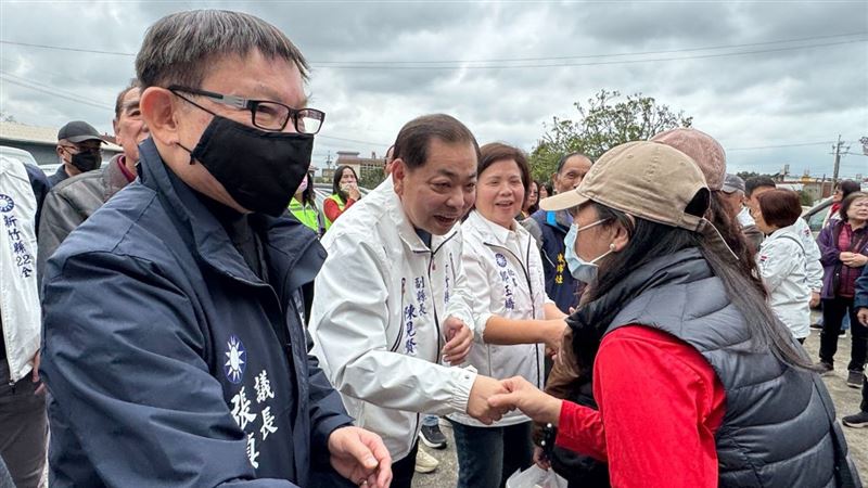 竹縣議會議長張鎮榮到場替陳見賢爭取支持。（圖／翻攝畫面）