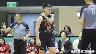 防守像撞到牆！　盧峻翔手指麻掉治療無礙