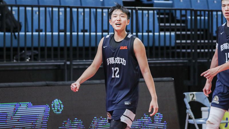 彰縣成功高三後衛余玄胤賽後紅了眼眶。（圖／高中體總提供）