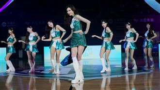 林志玲當啦啦隊熱舞　親曝挺洋基工程原因