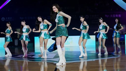 林志玲當啦啦隊熱舞　親曝挺洋基工程原因