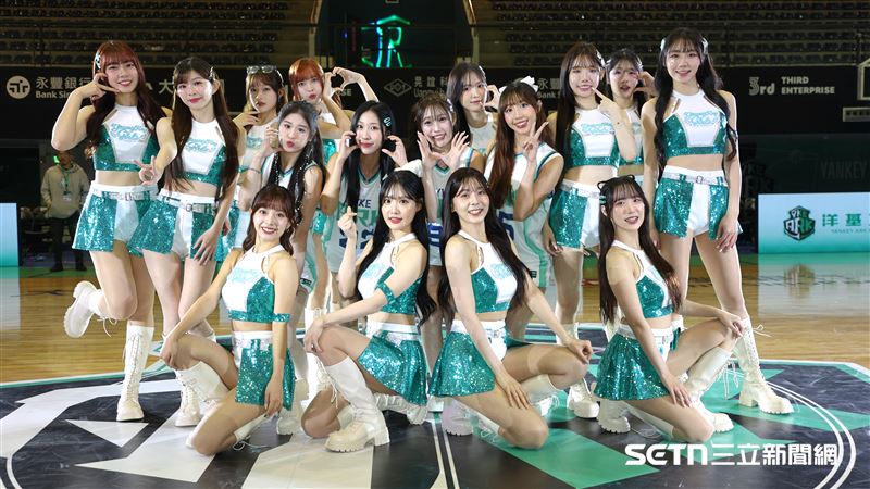 PLG例行賽，洋基女孩合影。（圖／記者劉彥池攝影）