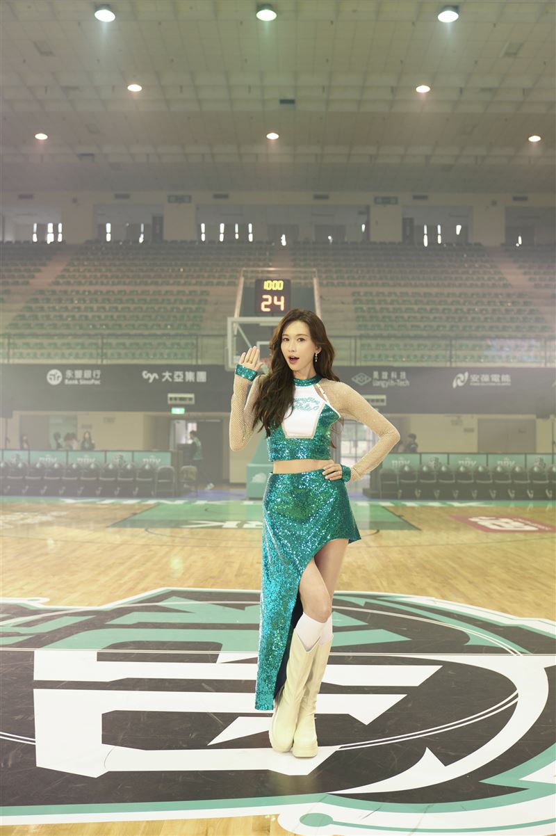 林志玲洋基工程籃球隊開幕。（圖／林志玲工作室提供）