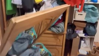 新／強震襲全台　南港住戶衣櫃門都震垮掉