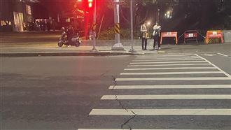 搖到地裂？新莊驚見大裂縫　對比照網嚇傻