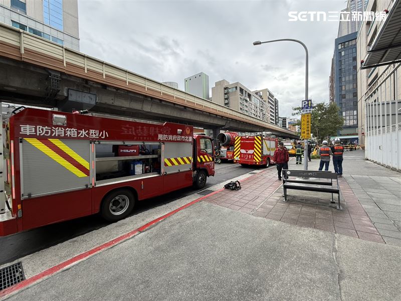 台北市復興南路一段變電站發生火警。（圖／翻攝畫面）