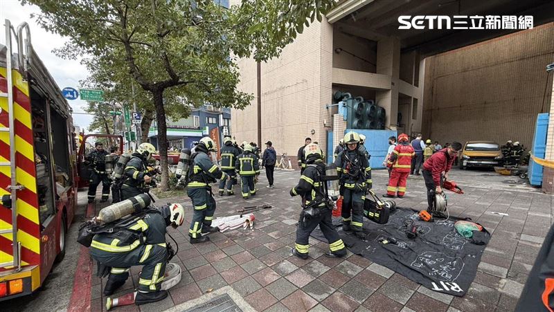 台北市復興南路一段變電站發生火警。（圖／翻攝畫面）