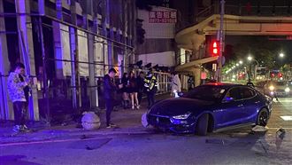 通宵狂歡！台中男撞壞「媽媽的」瑪莎拉蒂