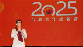 台灣大哥大董事長蔡明忠期許同仁在2026年加速期持續進化：「我們要成為AI的主人，而非工具的奴役。」這才是真正的「AI超人力」。（圖／台灣大提供）