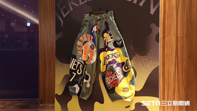 林書豪「豪情不滅」粉絲見面會，現場佈置林書豪球員生涯各時期立牌。（圖／記者劉彥池攝影）