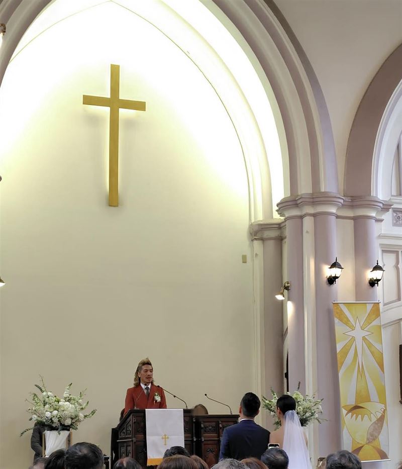 朱約信在女兒婚禮致詞。（圖／翻攝自朱約信臉書）