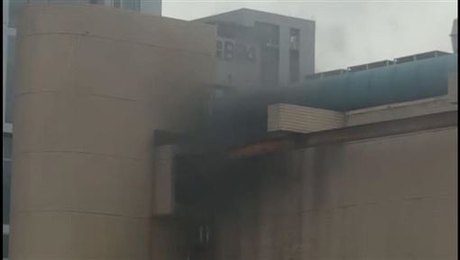 北市捷運變電站竄火　65警消急赴現場灌救