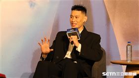 林書豪「豪情不滅」粉絲見面會，林書豪和主持人唐志中訪談。（圖／記者劉彥池攝影）