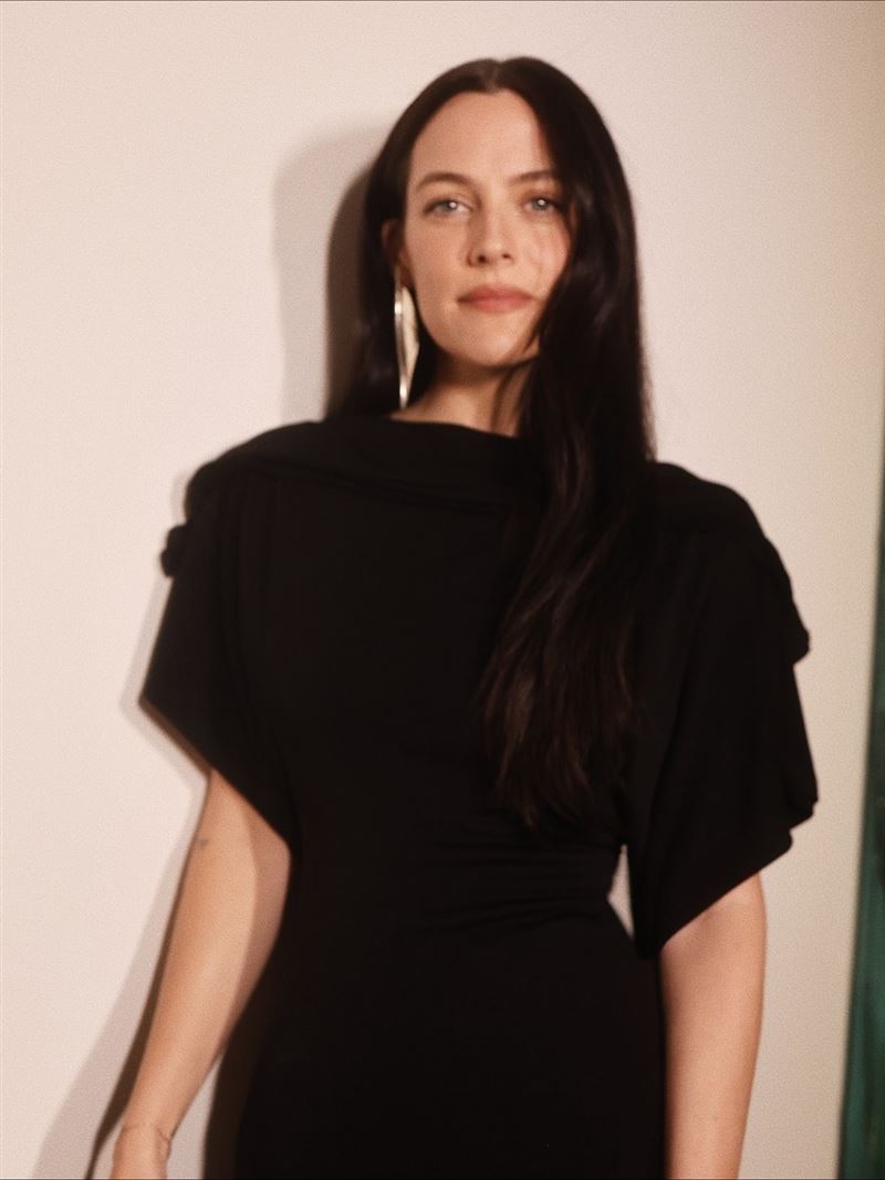 芮莉・克亞芙（Riley Keough）是貓王的外孫女。（圖／翻攝自IG @rileykeough）