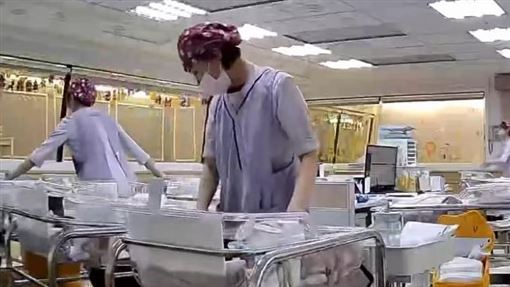 強震來襲護理師「肉身護嬰」！影片曝惹淚