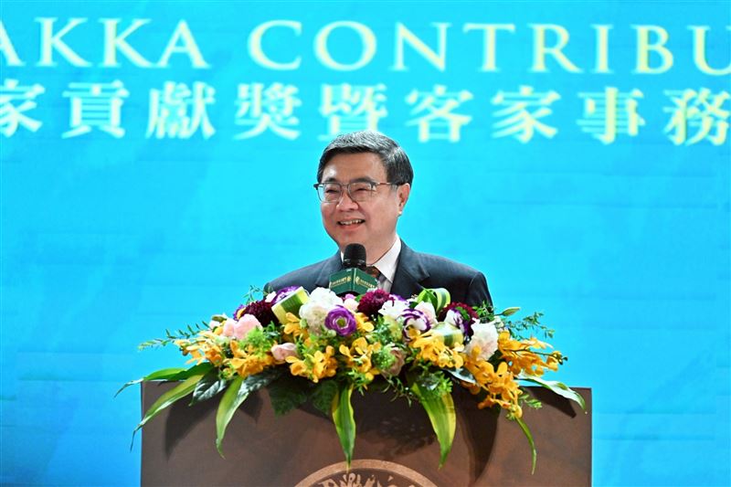 行政院長卓榮泰今（28）日出席客家貢獻獎暨客家事務專業獎章表揚典禮。（圖／行政院提供）