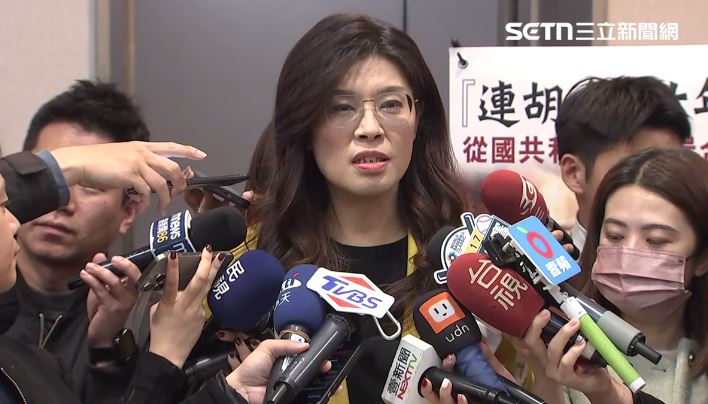 面對中國疑似介入2018高雄市長選舉的錄音曝光,鄭麗文竟稱民進黨沒有別招,只剩下賣芒果乾與扣紅帽子。(圖/翻攝畫面)