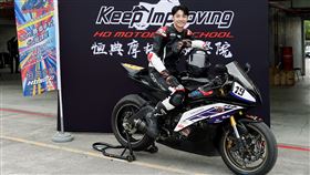 王君豪圓夢趁在台灣的時間參加「加州賽車學校」重機課程。（圖／王君豪提供）