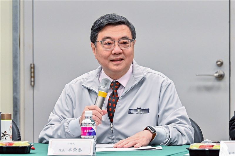 行政院長卓榮泰今（28）日赴台北第一果菜批發市場了解改建及設備更新進度。（圖／行政院提供）