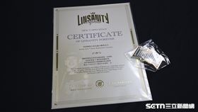 TPBL例行賽，購買新北國王12月套票球迷可以獲得林書豪球衣退休儀式觀賽證書。（圖／記者劉彥池攝影）