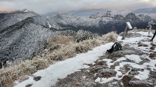 新／冒雪攀雪山！11人求救：2人無心跳了