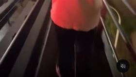 環狀線驚魂！深夜強震受困高架軌道1小時　乘客「走貓道」撤離：腿軟了。（圖／翻攝自Threads @catherynxcc）