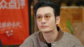 黃曉明在節目中表示自己曾救過劉亦菲一命。（圖／翻攝自微博）