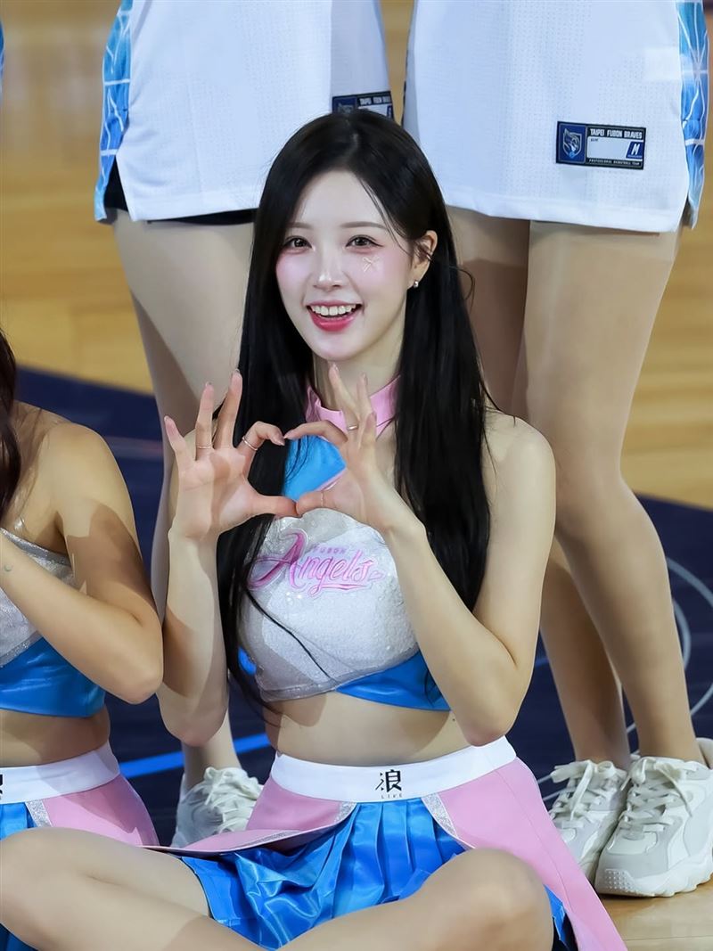 韓籍啦啦隊女神李晧禎外型亮眼、身材姣好，深受一票粉絲喜愛。（圖／翻攝自李晧禎IG）